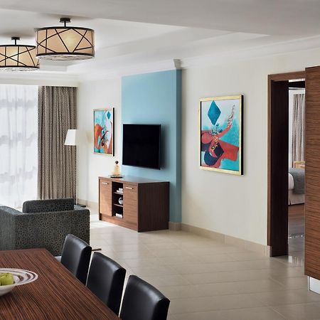 Marriott Executive Apartments Al Khobar Exterior photo A typical suite at the Hilton London Heathrow